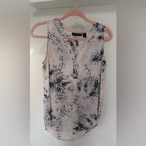 Cynthia Rowley black & white floral on blush sleeveless high low too blouse S